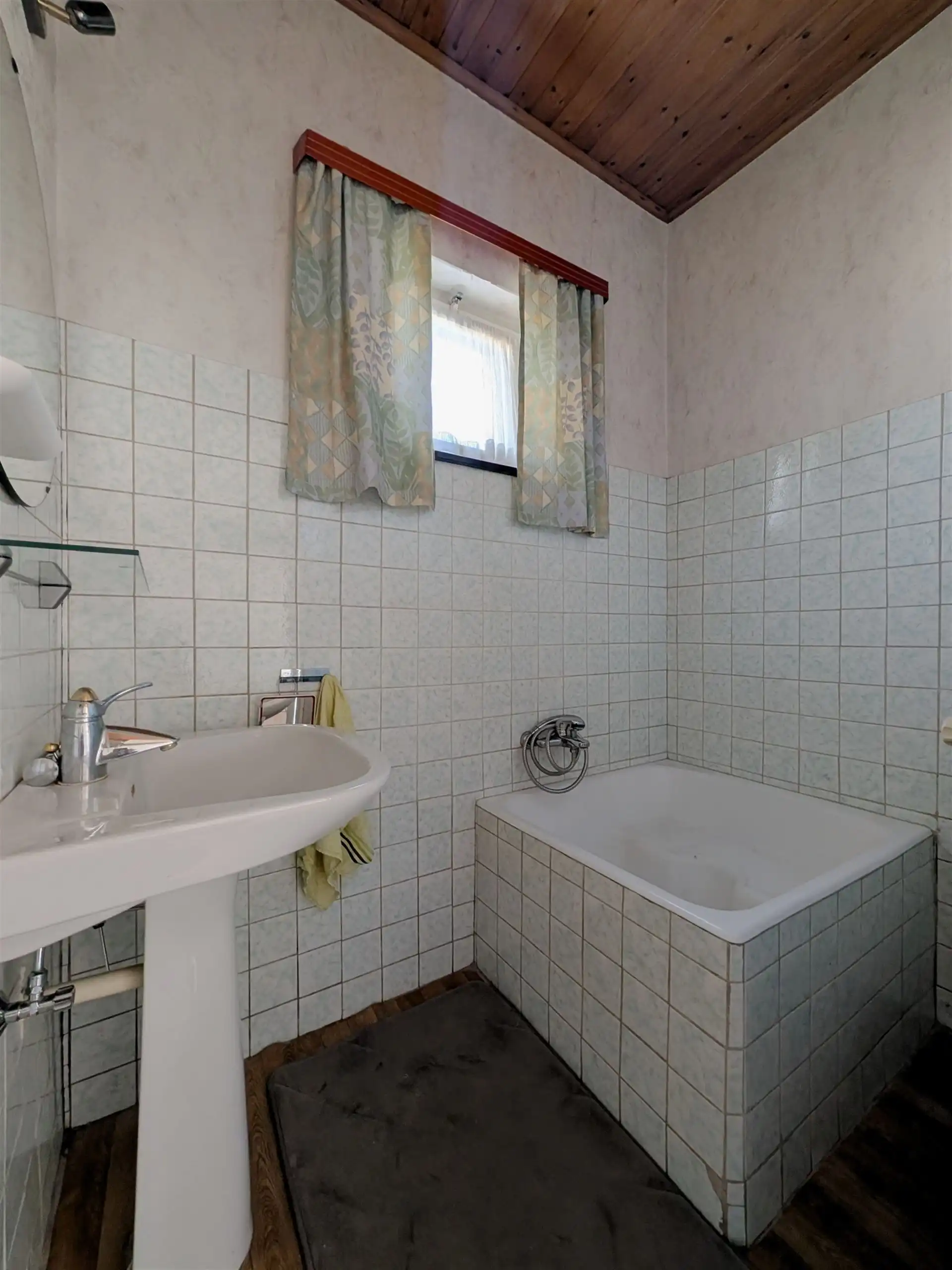 Op te frissen woning met 4 slpk. in rustige woonwijk te Rekem (Lanaken)  foto 10