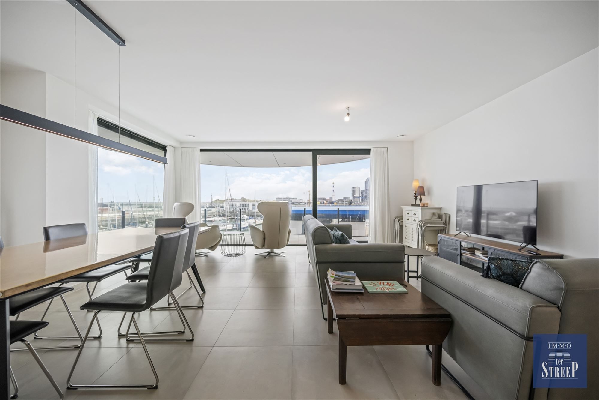Luxueus hoekappartement met 3 slaapkamers foto 4
