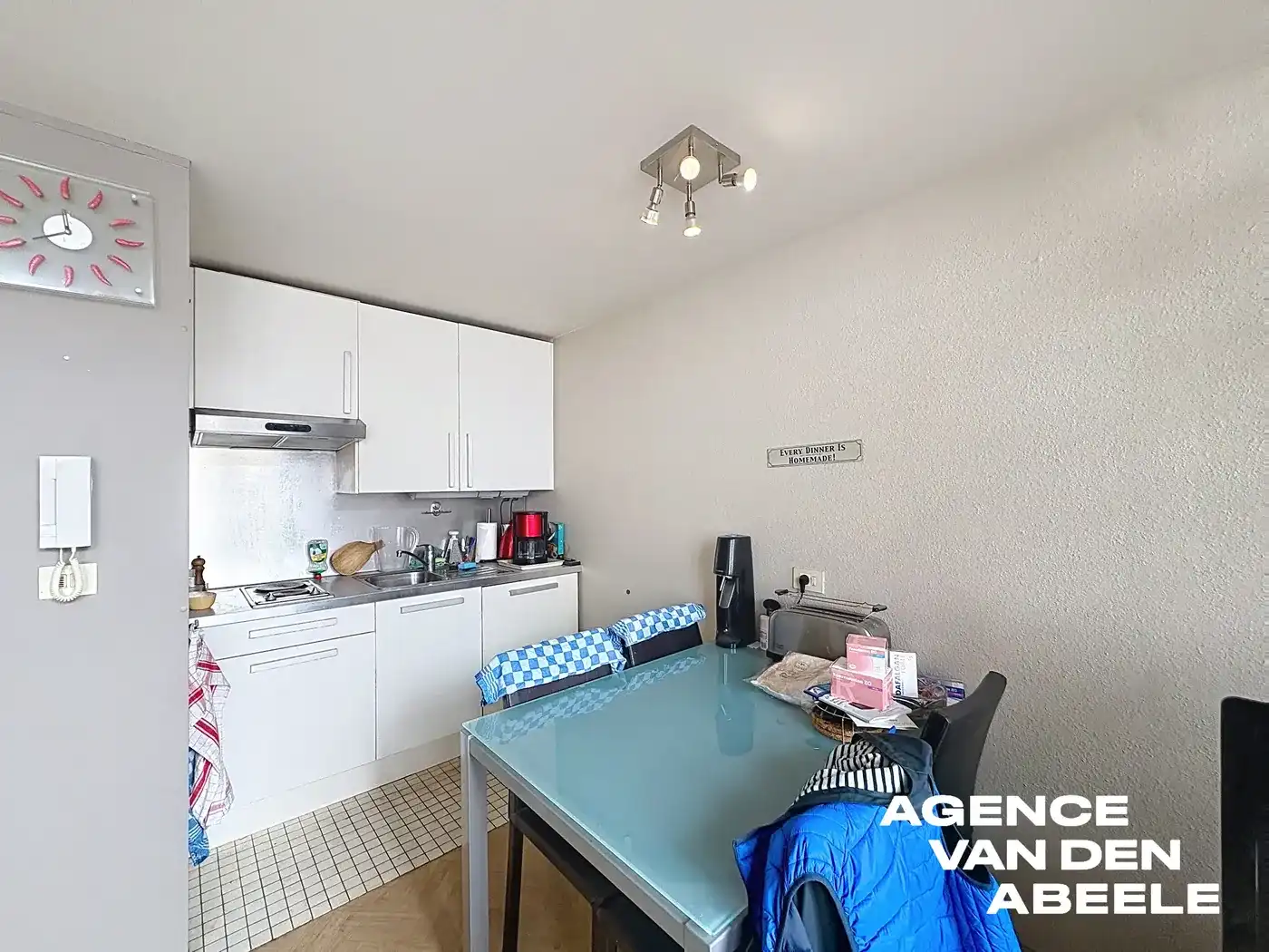 Gemeubelde studio met 1 slaapkamer in het hart van Brugge foto 3