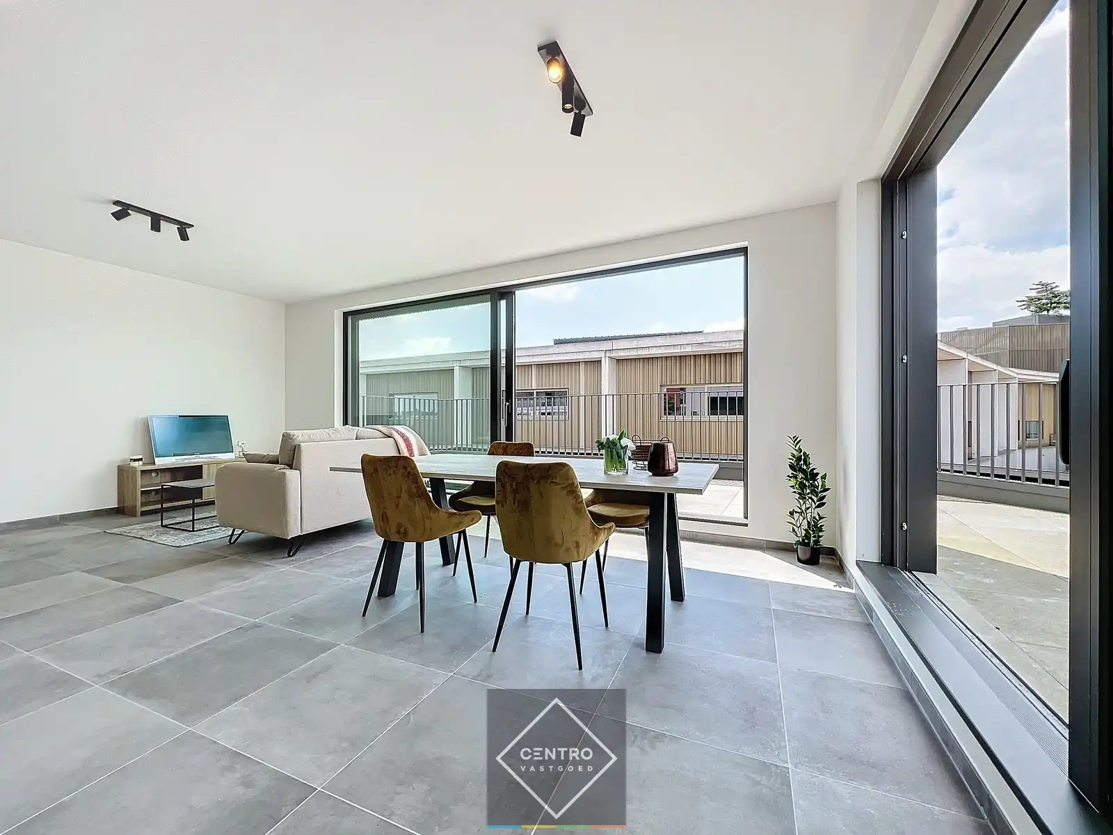 Penthouse (100m²) met RUIME terrassen (33m²) in kleinschalig project pal in het CENTRUM van Kortrijk ! Aankoop aan 6% BTW  mogelijk! foto 8