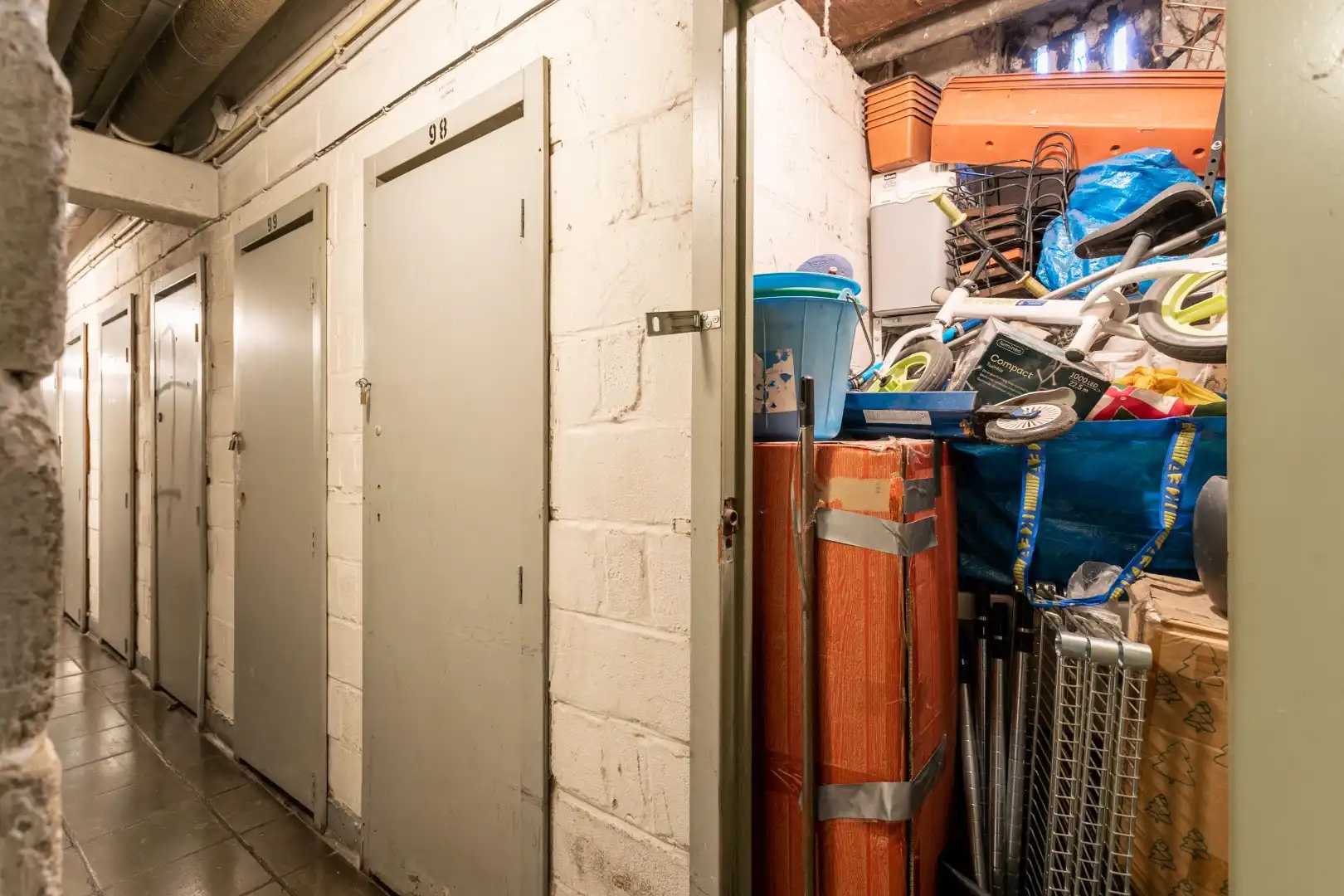 Appartement met 2 slaapkamers, ruim terras en berging foto 12