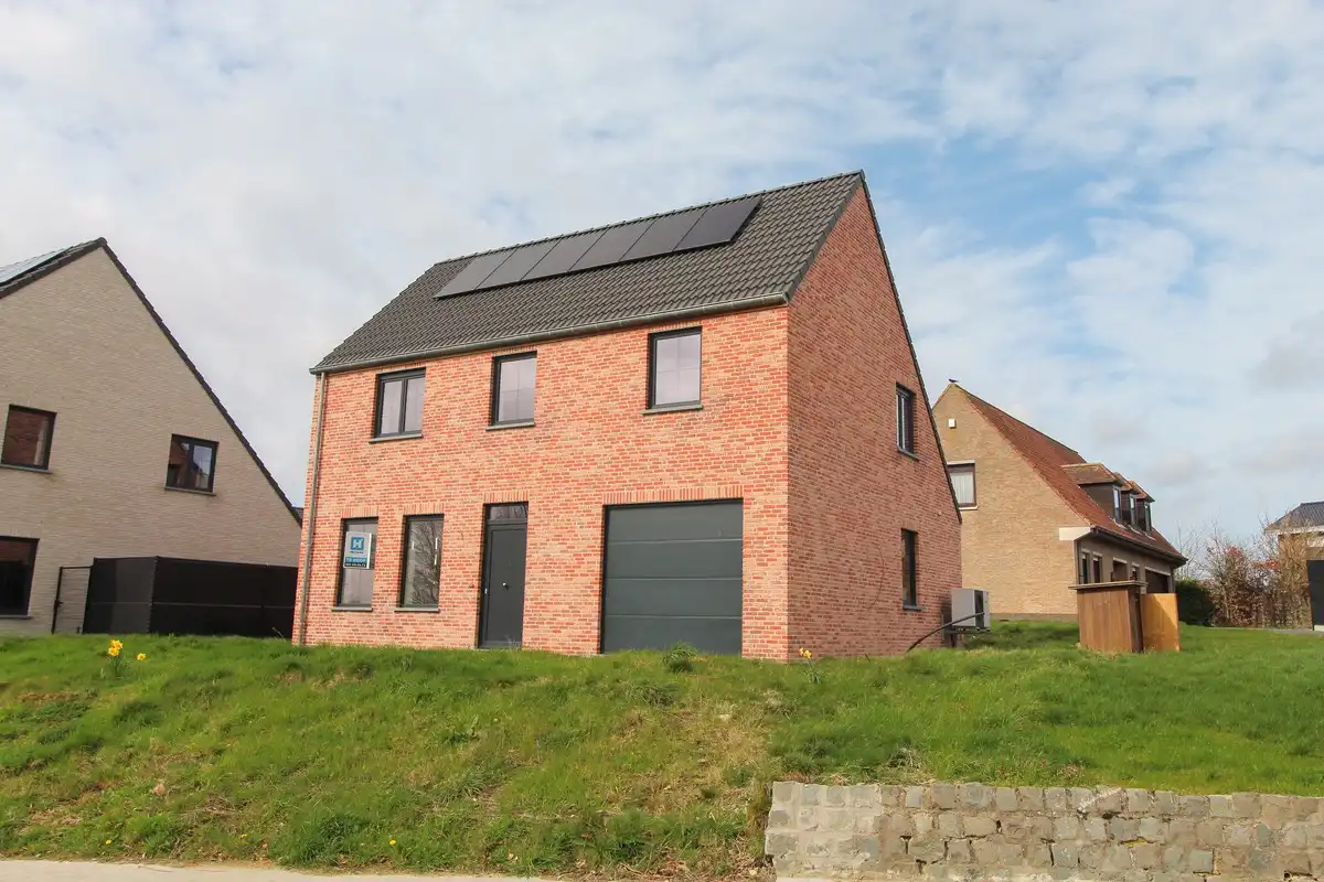 Prachtige alleenstaande nieuwbouwwoning te Hooglede foto {{pictureIndex}}