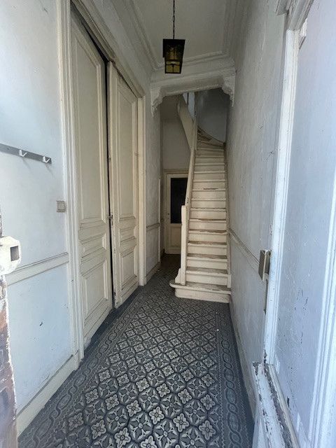 Volledig te renoveren rijwoning met karakter in hartje Borgerhout! foto 7