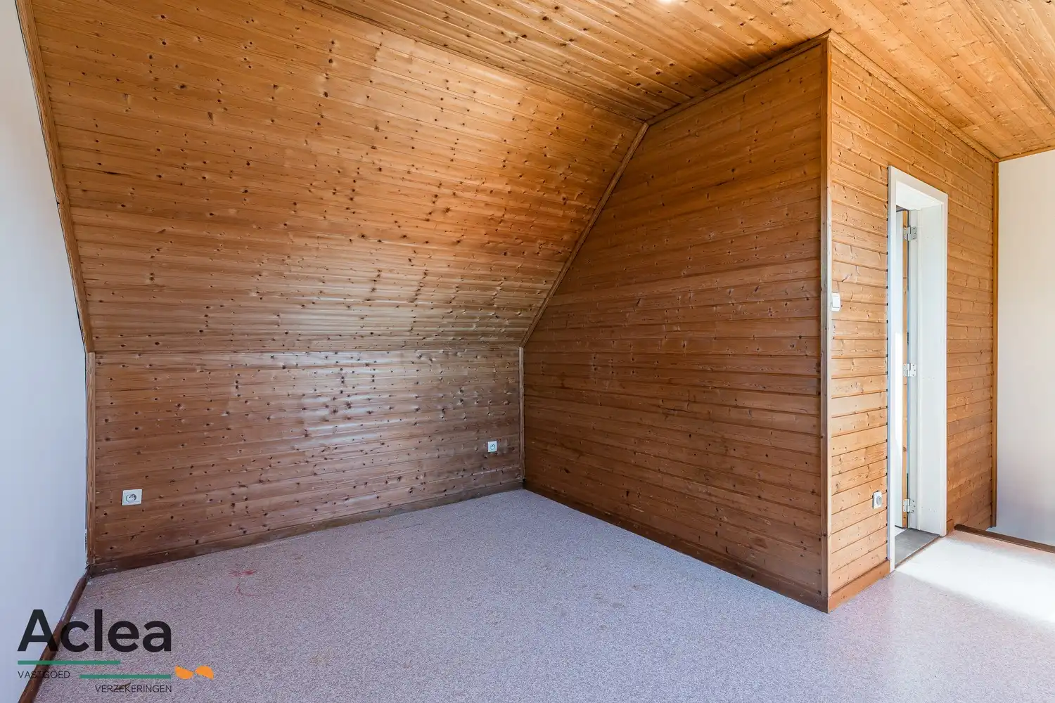 Instapklaar goed gelegen duplexappartement in centrum Eeklo foto 19