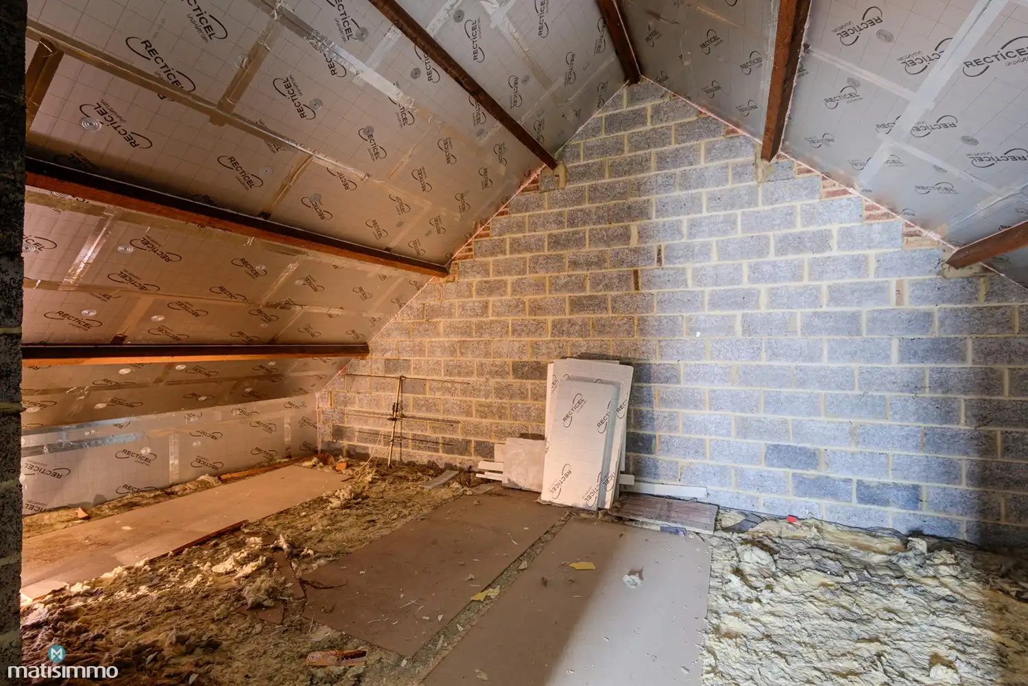 VOLLEDIG ONDERKELDERDE WONING MET 3 TOT 5 SLAAPKAMERS, GARAGE EN ZICHT OP HET GROEN TE KLEINE-SPOUWEN foto 24