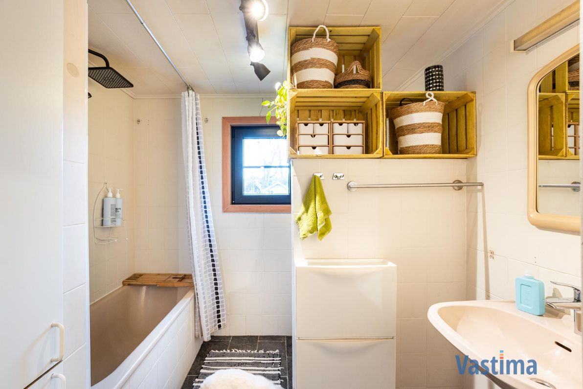 Super energiezuinige gezinswoning met tuin in hartje Nieuwerkerken foto 9