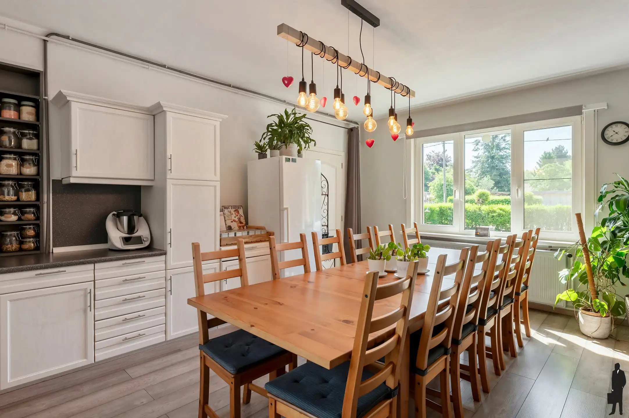 Charmante, zeer ruime, gerenoveerde ingenieursvilla in groen foto 5