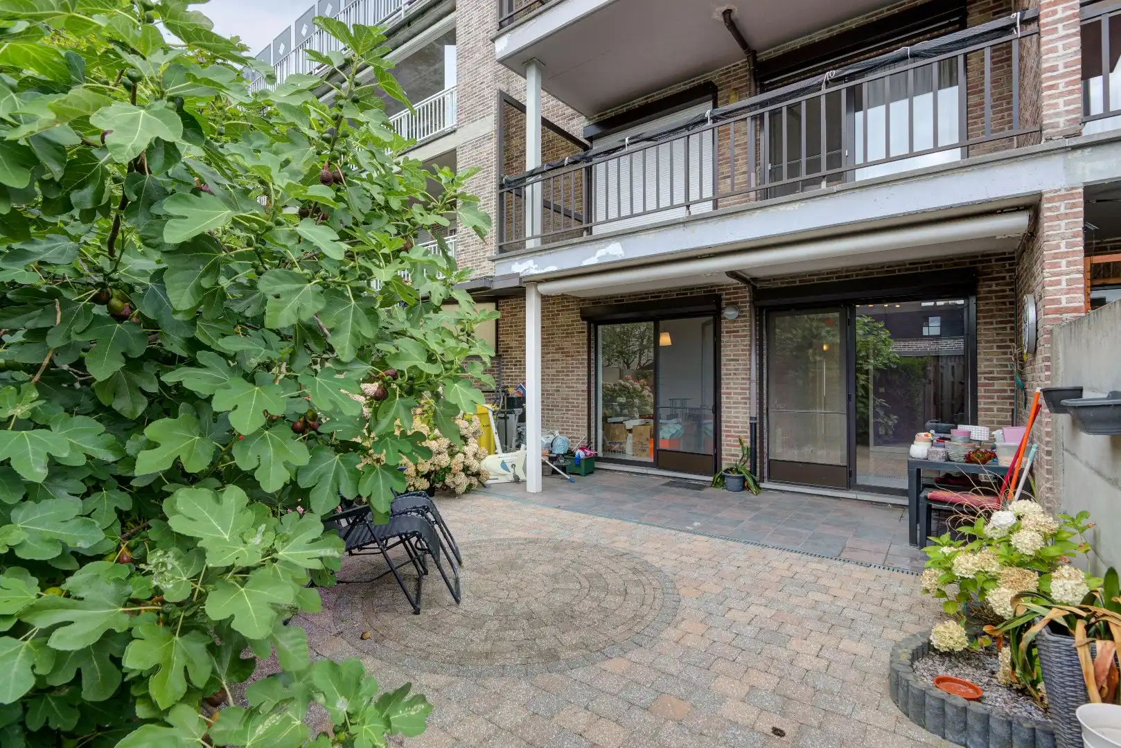 Instapklaar appartement met 2 slaapkamers en tuin foto 23