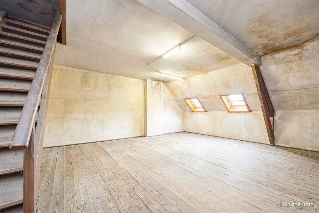 Unieke neogotische pastoriewoningl van ca. 412 m² met kapel foto 25