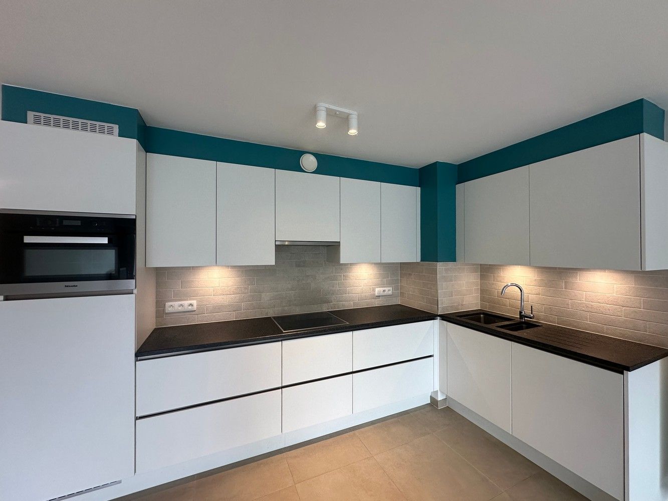 RESIDENTIE QUEENS I foto {{pictureIndex}}