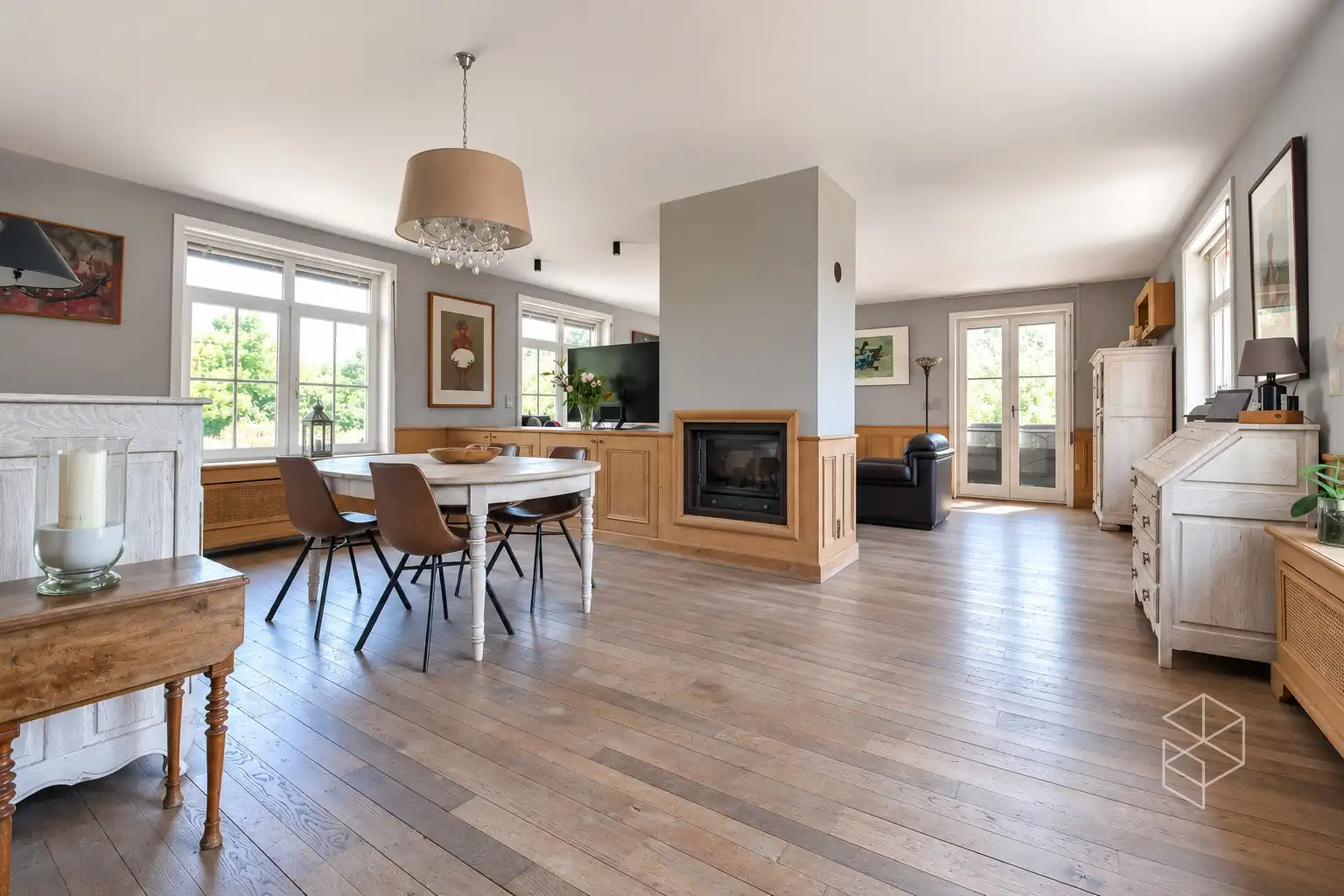 Landhuis met zwembad, bijgebouw en weide op 10&nbsp;570 m² foto 10