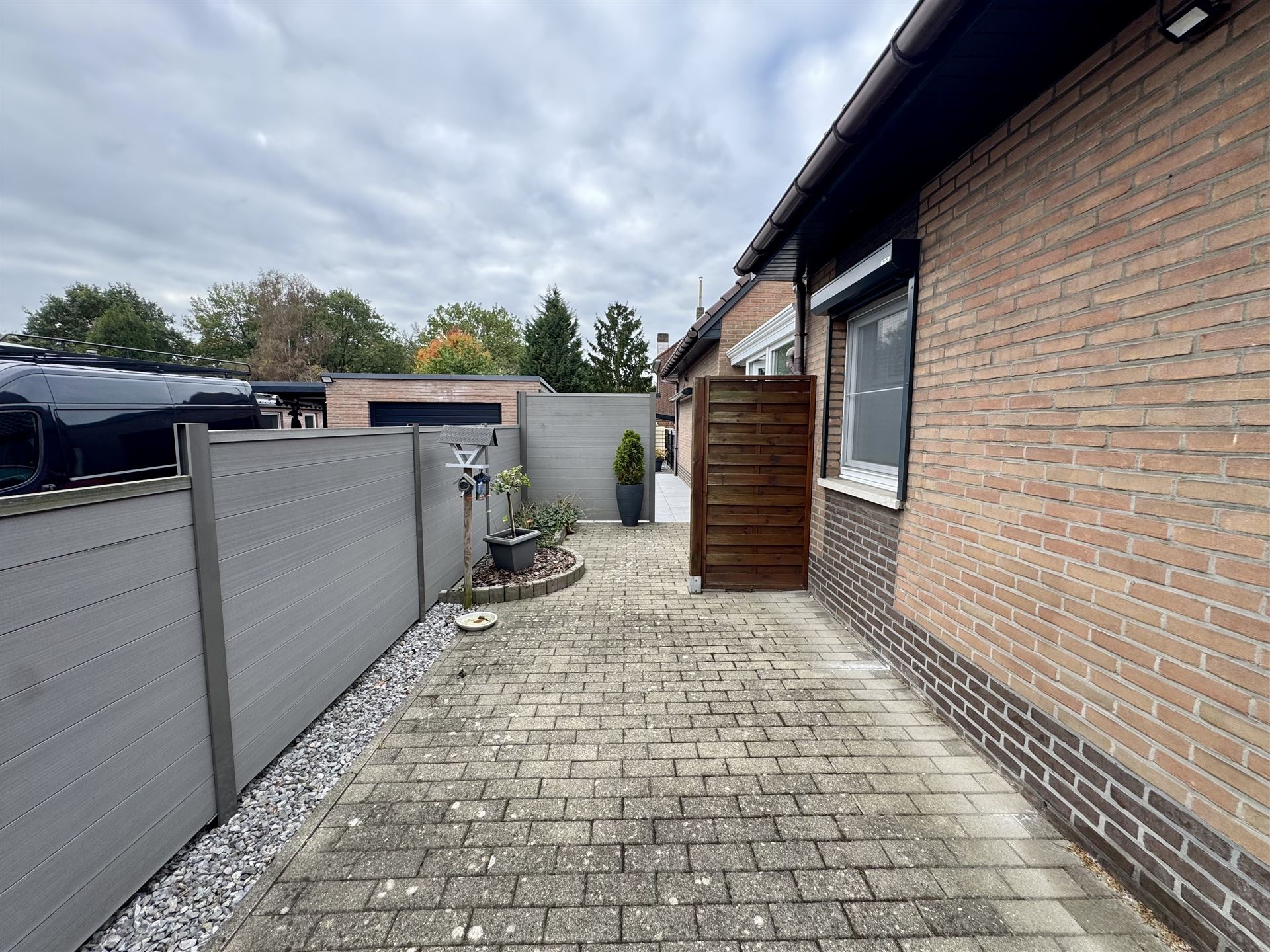 Vrijstaande woning die gebruikt kan worden als twee-woonst foto 25