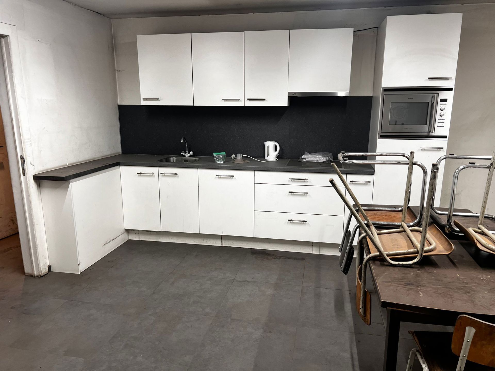 Te Koop Magazijn met Kantoor Gelegen in het Verli-park, Mol foto 13