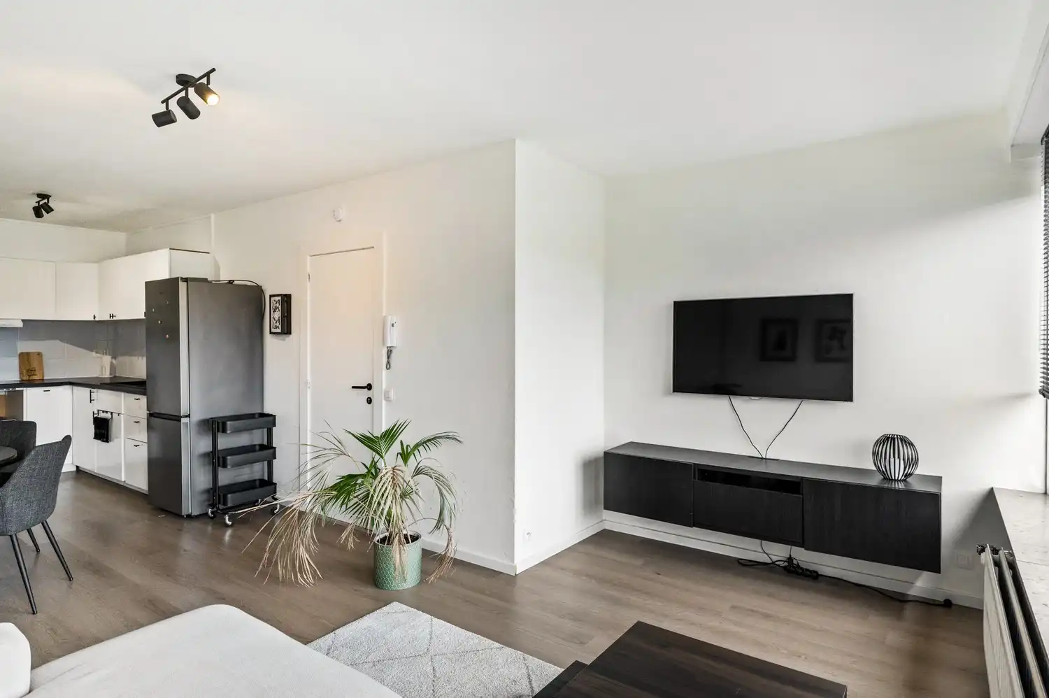 Instapklaar appartement met garage op toplocatie in Kapellen foto 2