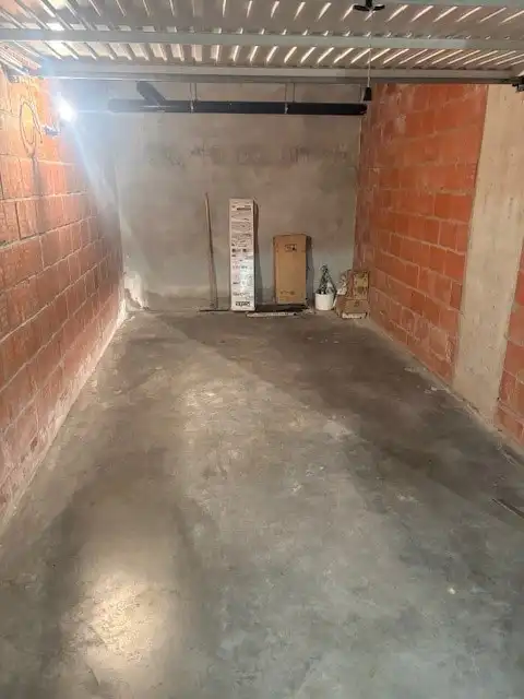 Gesloten garagebox met verlichting, vlak aan zee en duinen in Bredene foto 5