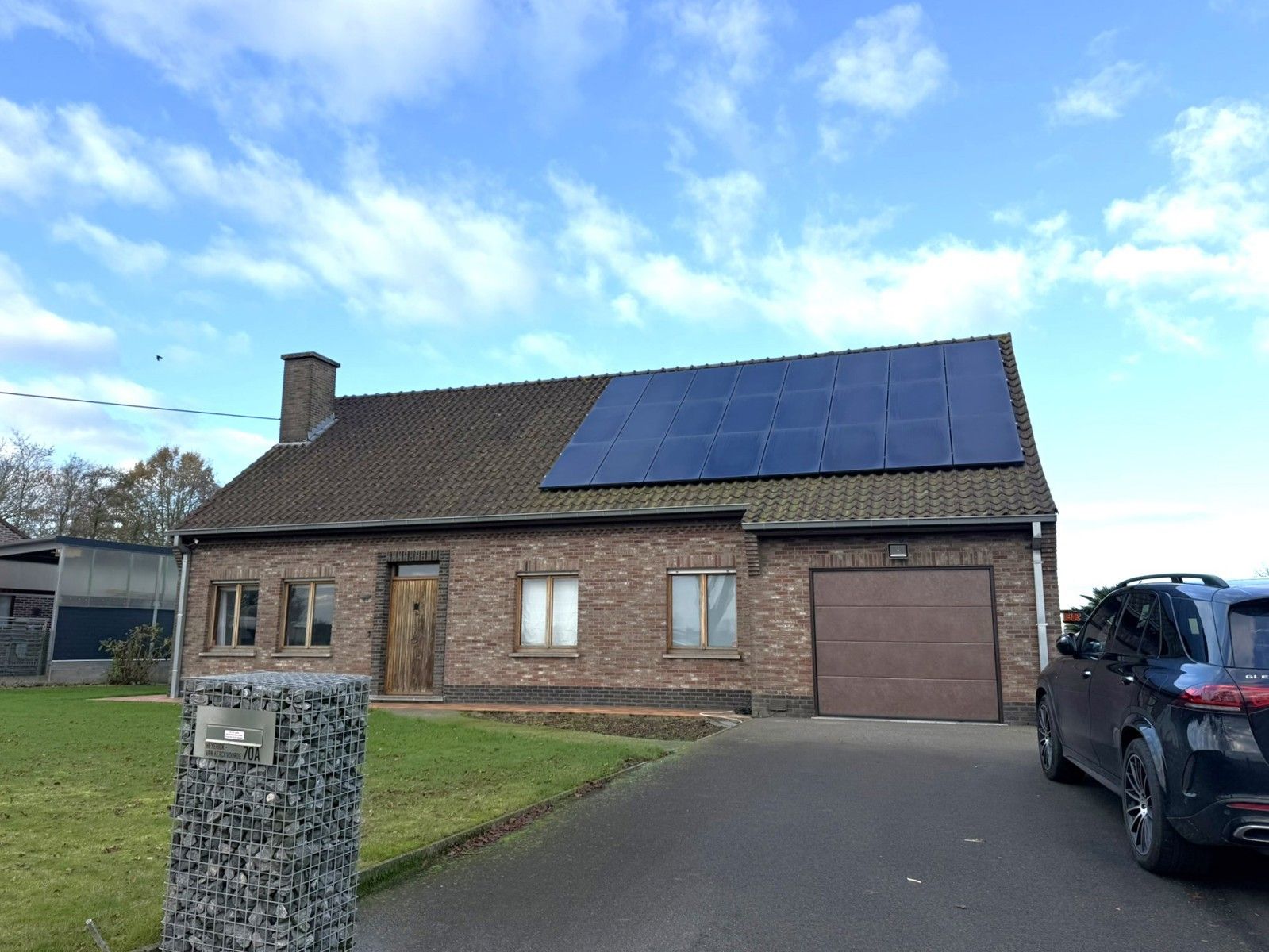 Ruime alleenstaande gelijkvloerse woning. foto 2