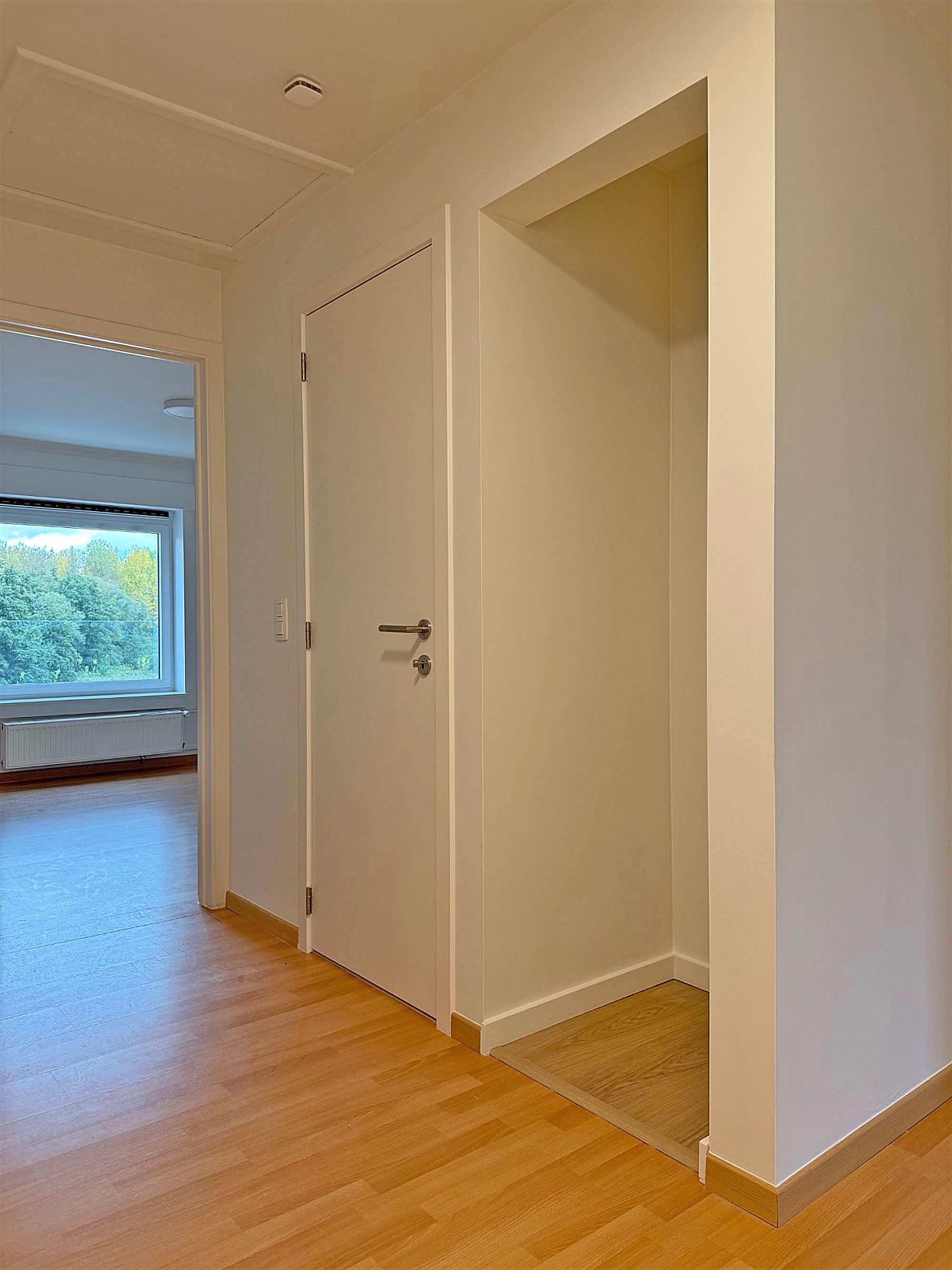 Instapklaar vernieuwd APPARTEMENT (2de verdieping) met 2 slaapkamers  foto 8
