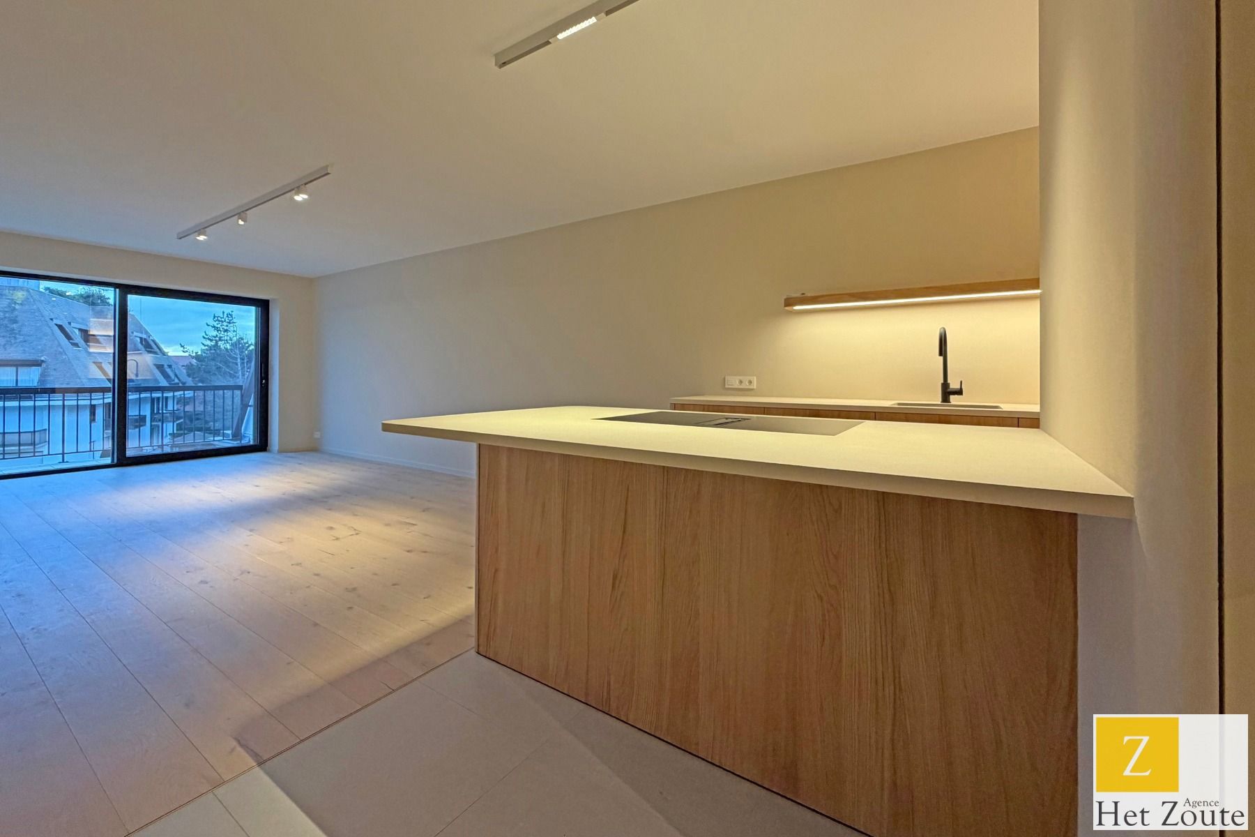 Gerenoveerd app - vlakbij Zeedijk - inclusief staanplaats foto 5