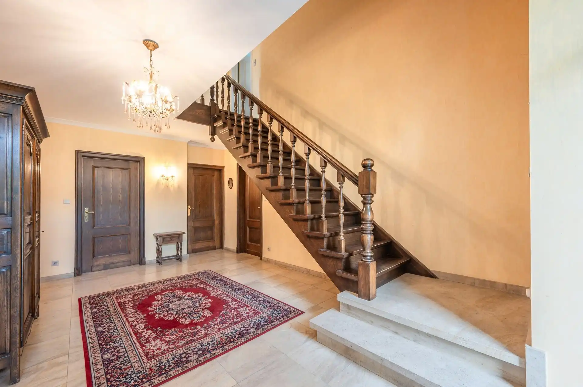Exclusieve villa in een gegeerde residentiële wijk foto 8