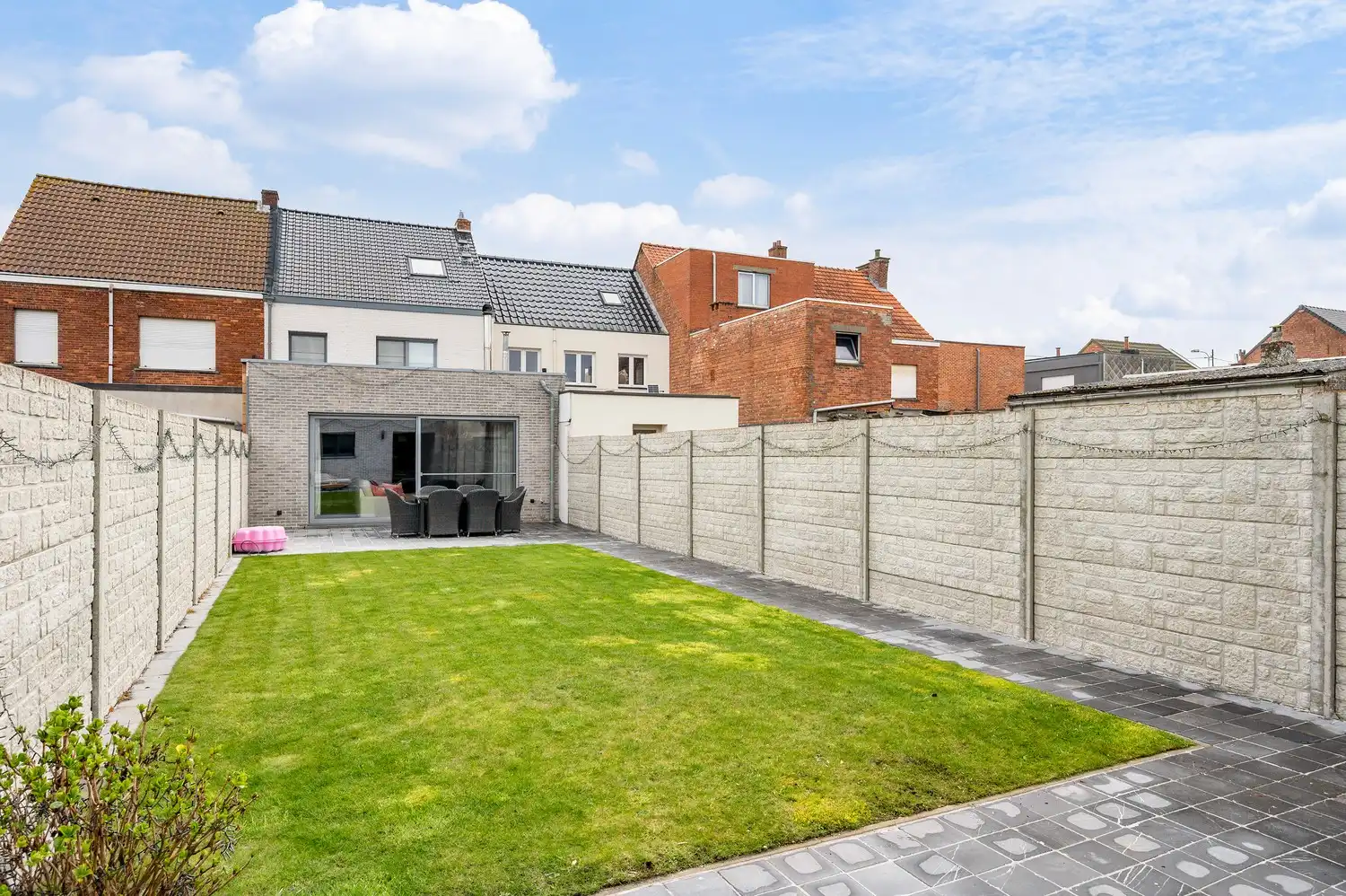 Volledig vernieuwde gezinswoning met tuin. foto 39