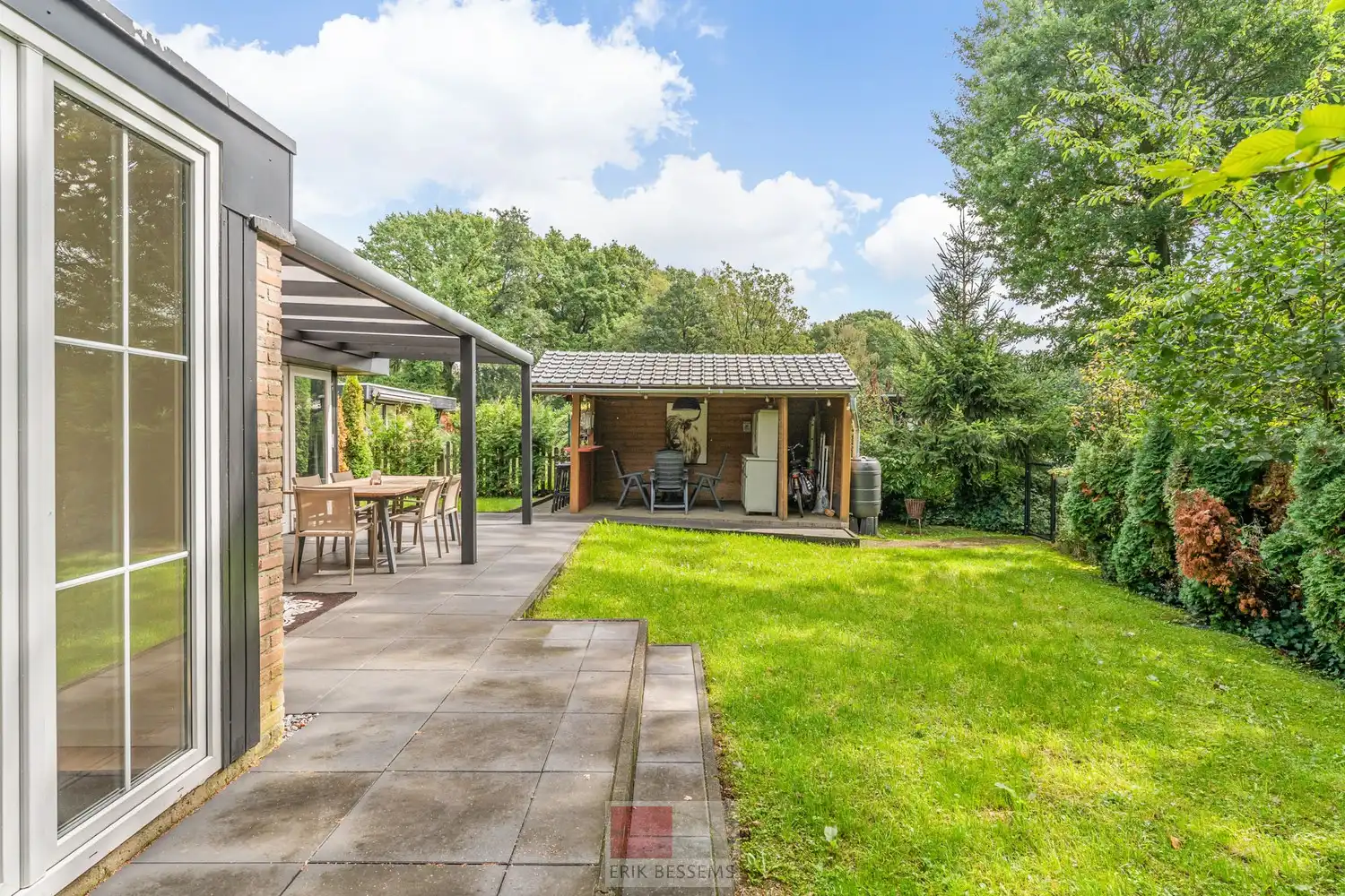 Leuke, energiezuinige met EPC label D (zeldzaam op dit park!) en instapklare vakantiebungalow met twee slaapkamers en een bewoonbare oppervlakte van ca. 68 m². foto 14
