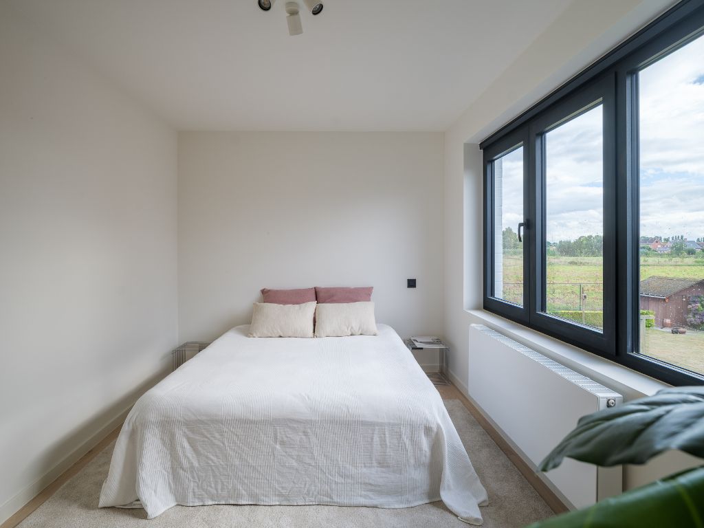 Hoogwaardig gerenoveerde gezinswoning met 4 slaapkamers en landelijke zichten – nabij station Hansbeke foto 14