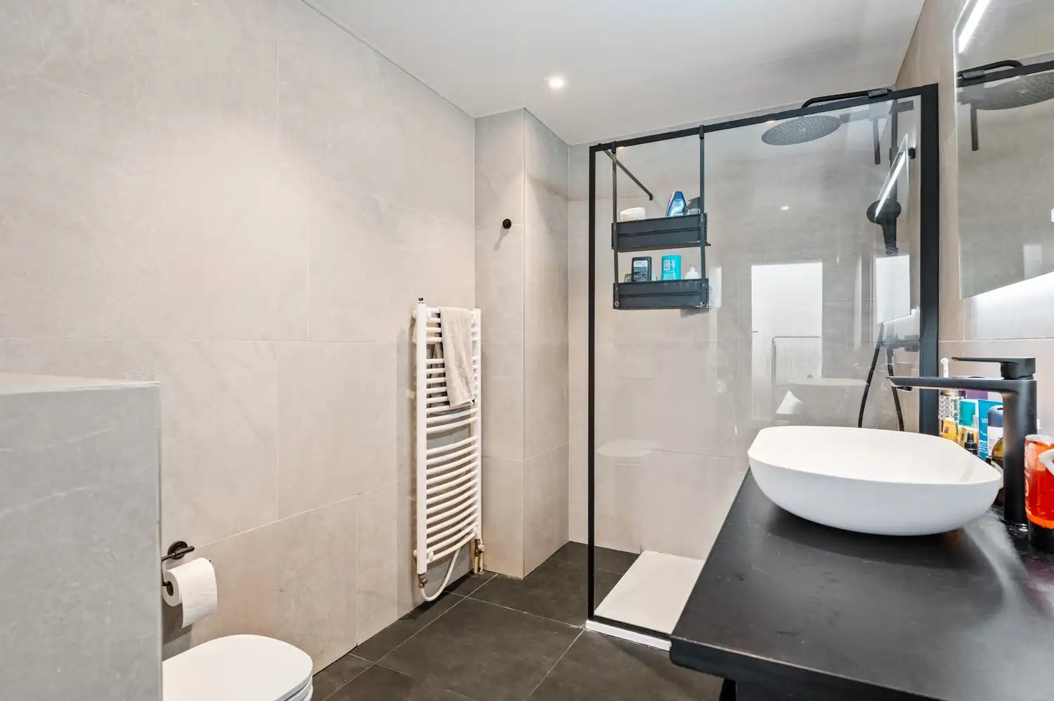 Instapklare tweewoonst met 4 slaapkamers in Wommelgem foto 32