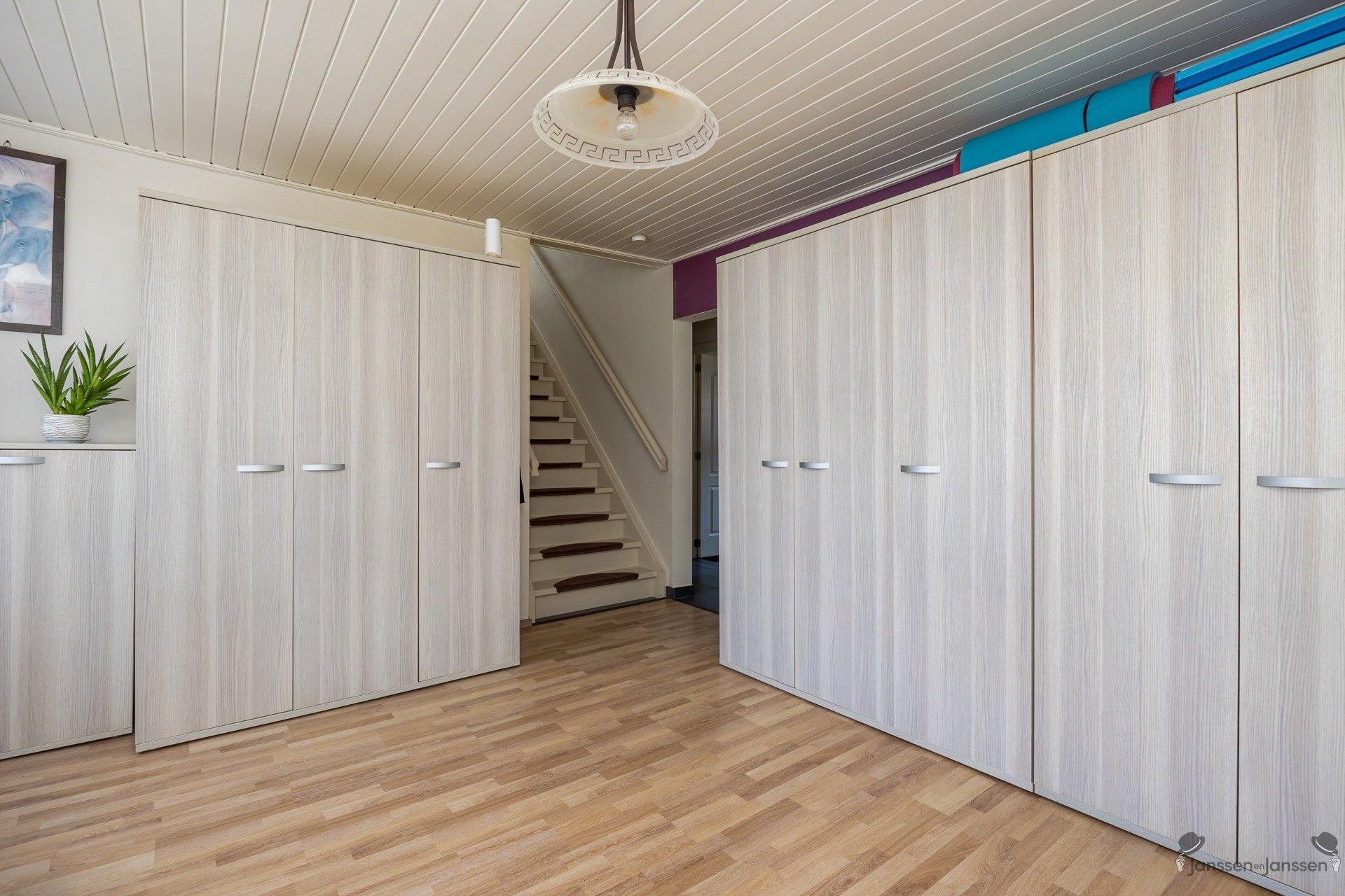 Ruime laagbouw woning met 4 slaapkamers, tuin en garage in hartje Brasschaat foto 12