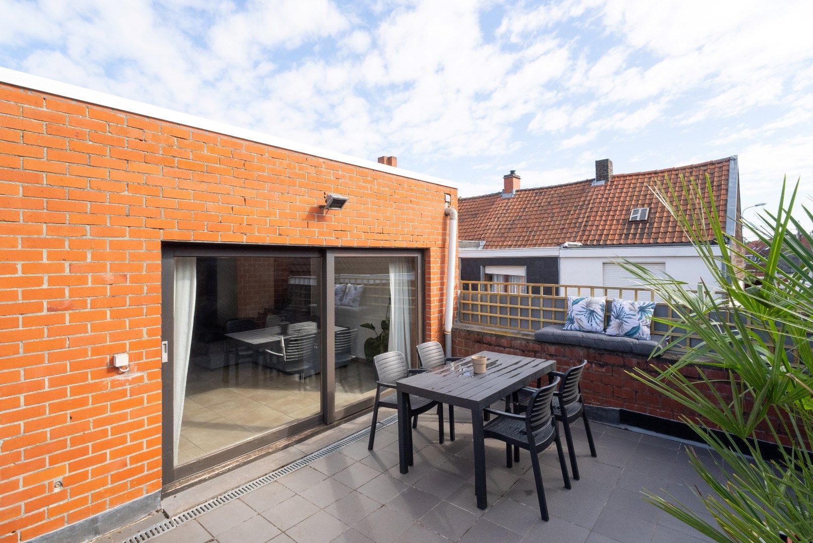 Woning met atelier in centrum Harelbeke foto 12