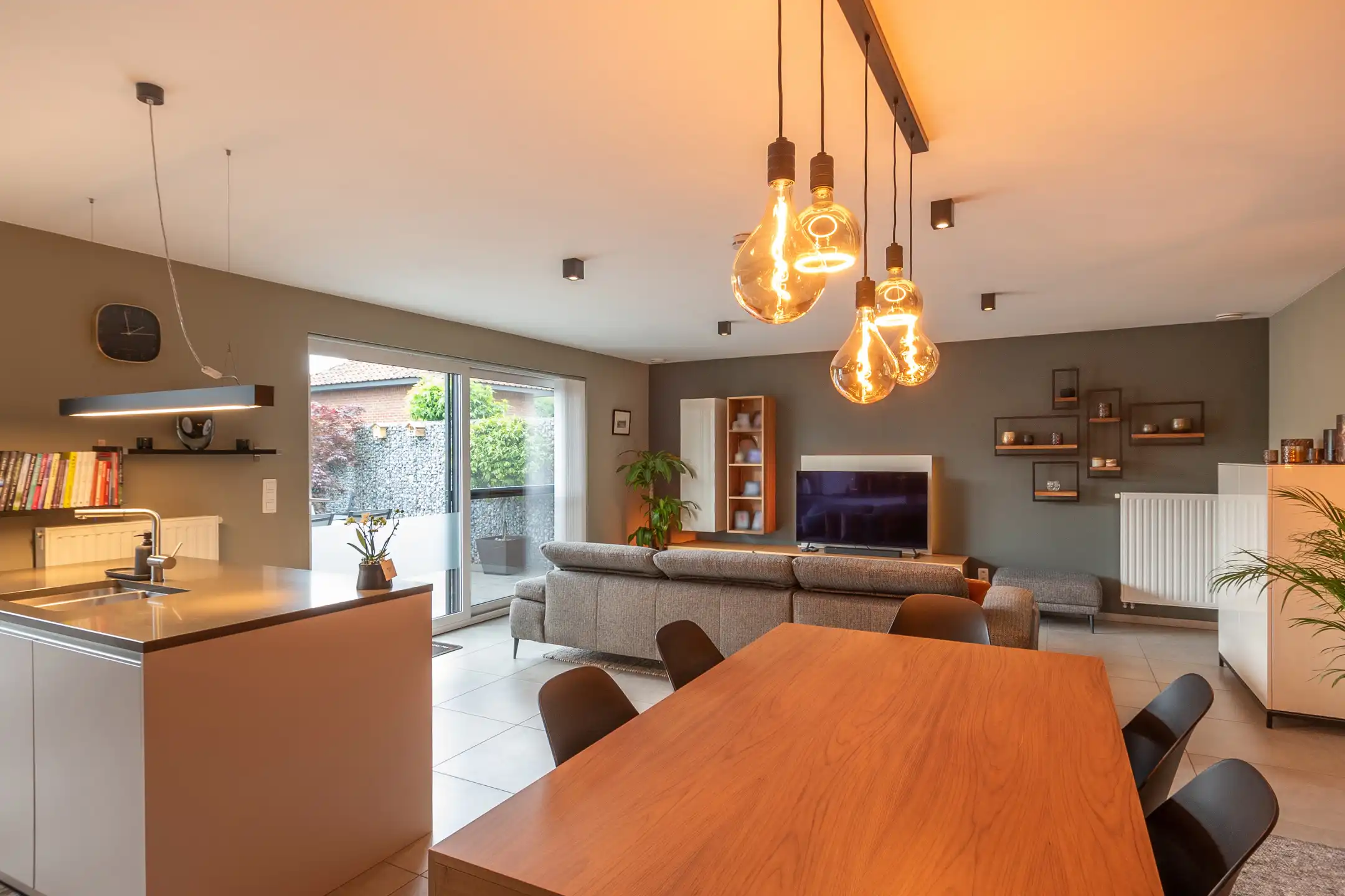 Prachtig GLVLappartement met tuin & 2 autostaanplaatsen foto 10