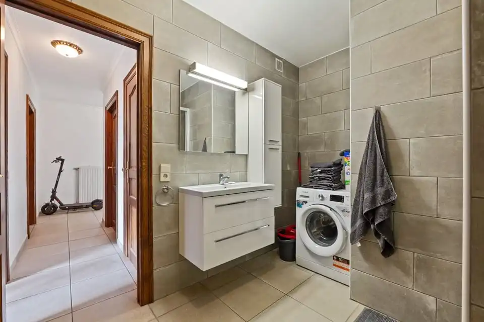 GEZELLIG 2-SLK APPARTEMENT VLAKBIJ HET CENTRUM VAN SINT-TRUIDEN foto 16