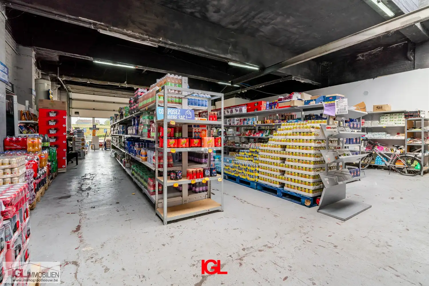 Handelspand met 2 handelsruimtes en 1 appartement te koop op AAA locatie foto 12