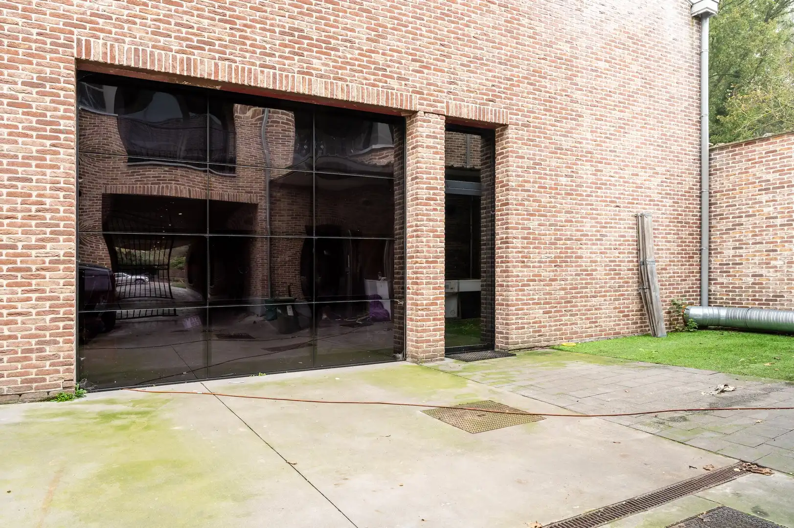 Magazijn 550 m2 met zonnepanelen. foto 8