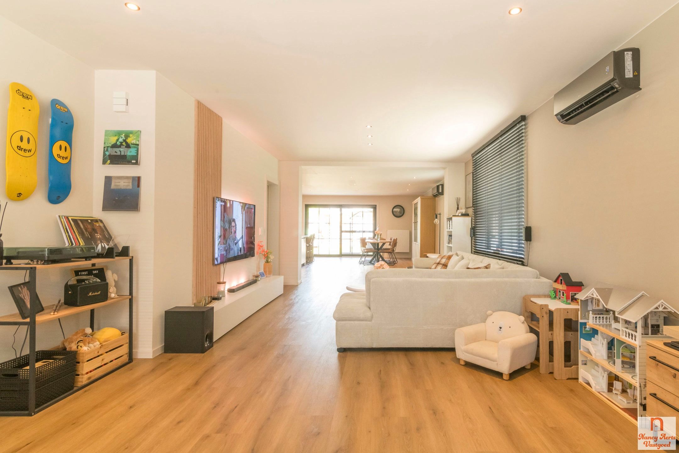 Volledig gerenoveerde woning met bijbouw en grote tuin foto 13