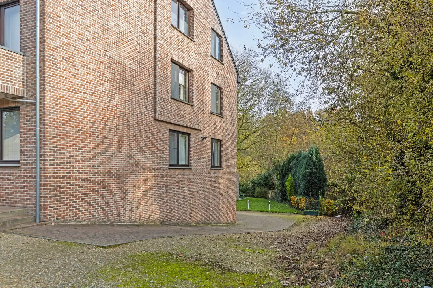 Ruim gelijkvloers appartement met 2 slaapkamers te huur in Lanaken foto 16