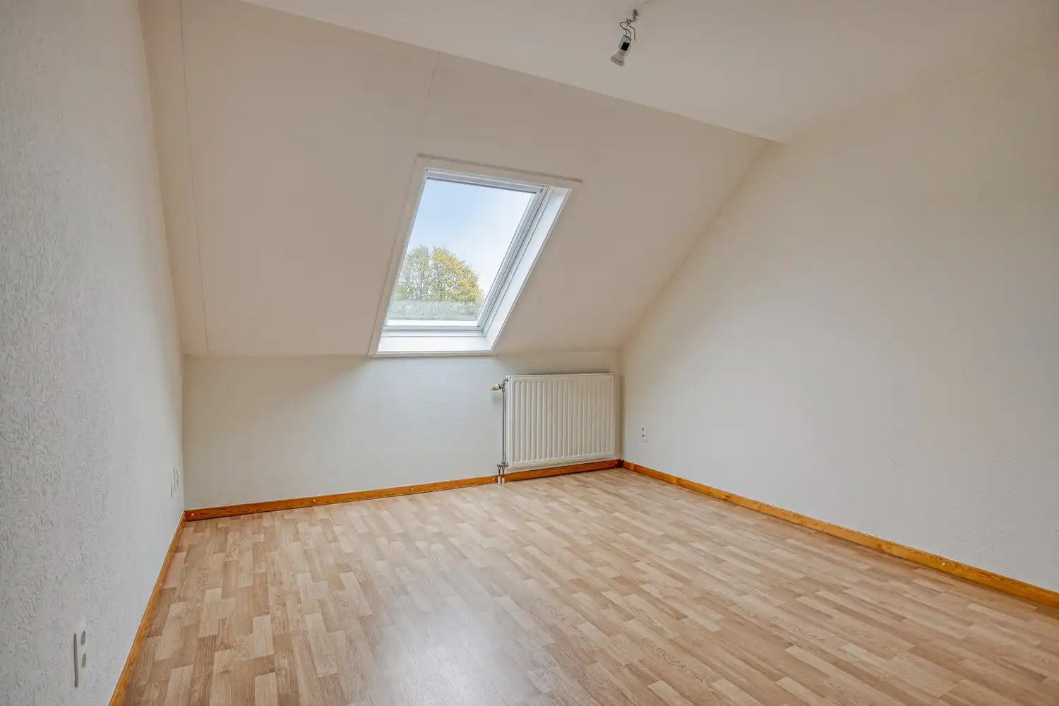 Ruime duplex met 3 slaapkamers  en garage te huur in het hart van Gellik, Lanaken foto 13