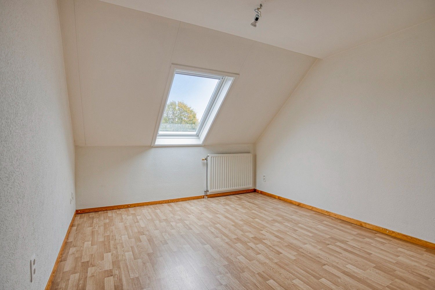 Ruime duplex met 3 slaapkamers  en garage te huur in het hart van Gellik, Lanaken foto 14