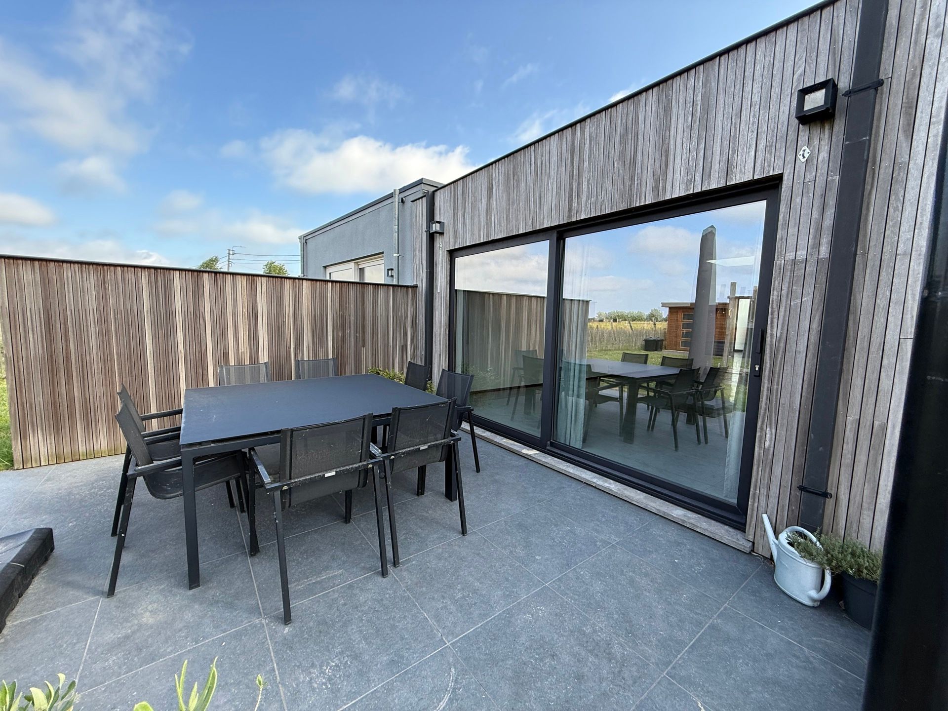 SCHELLEBELLE - Gerenoveerde rijwoning met gezellig terras. foto 13