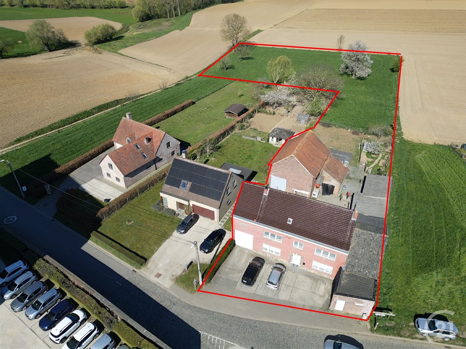 Woning met schuur en weide op 76are70 foto {{pictureIndex}}