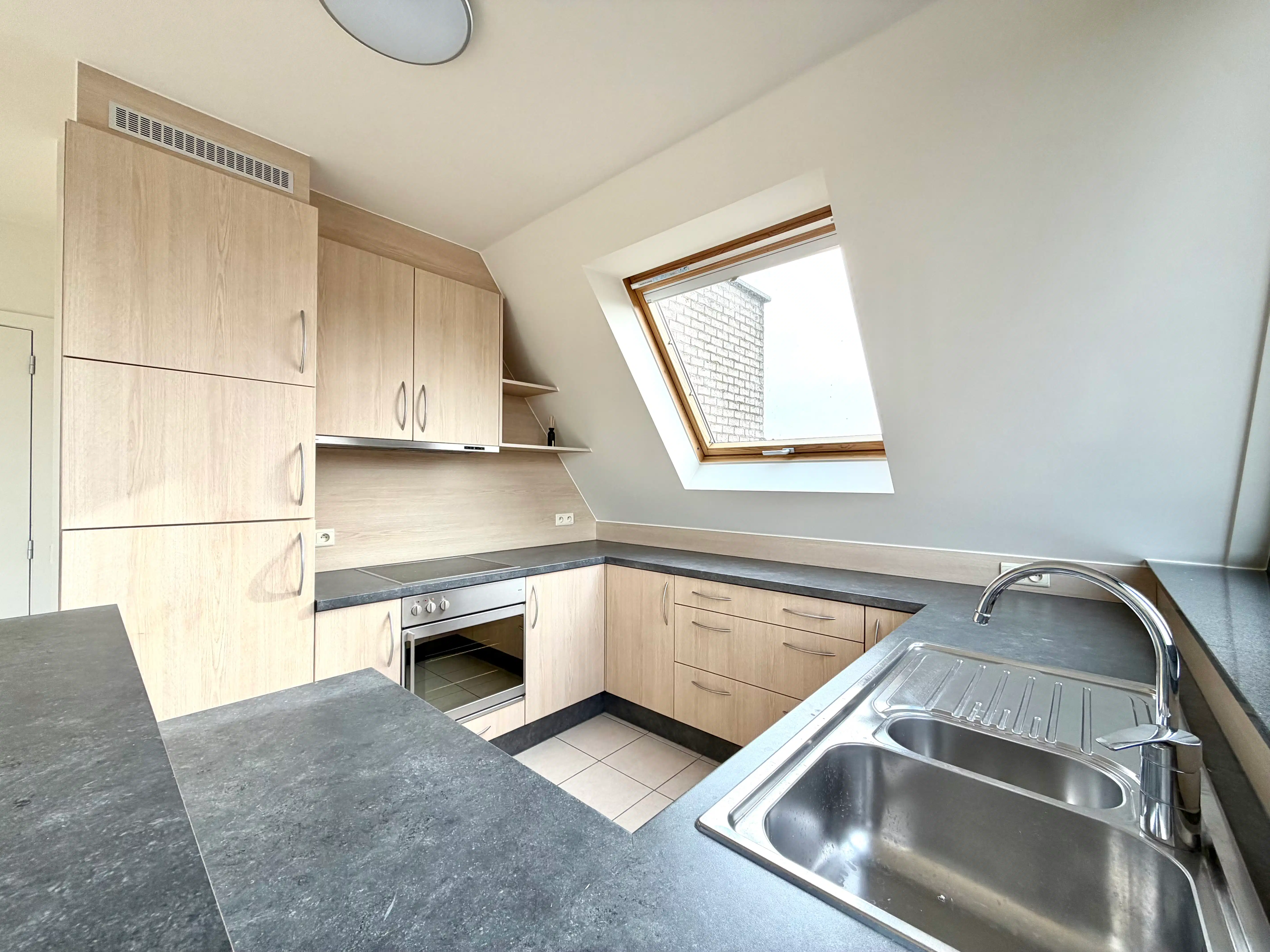 Ruim appartement met drie slaapkamers te huur in Evergem foto 5