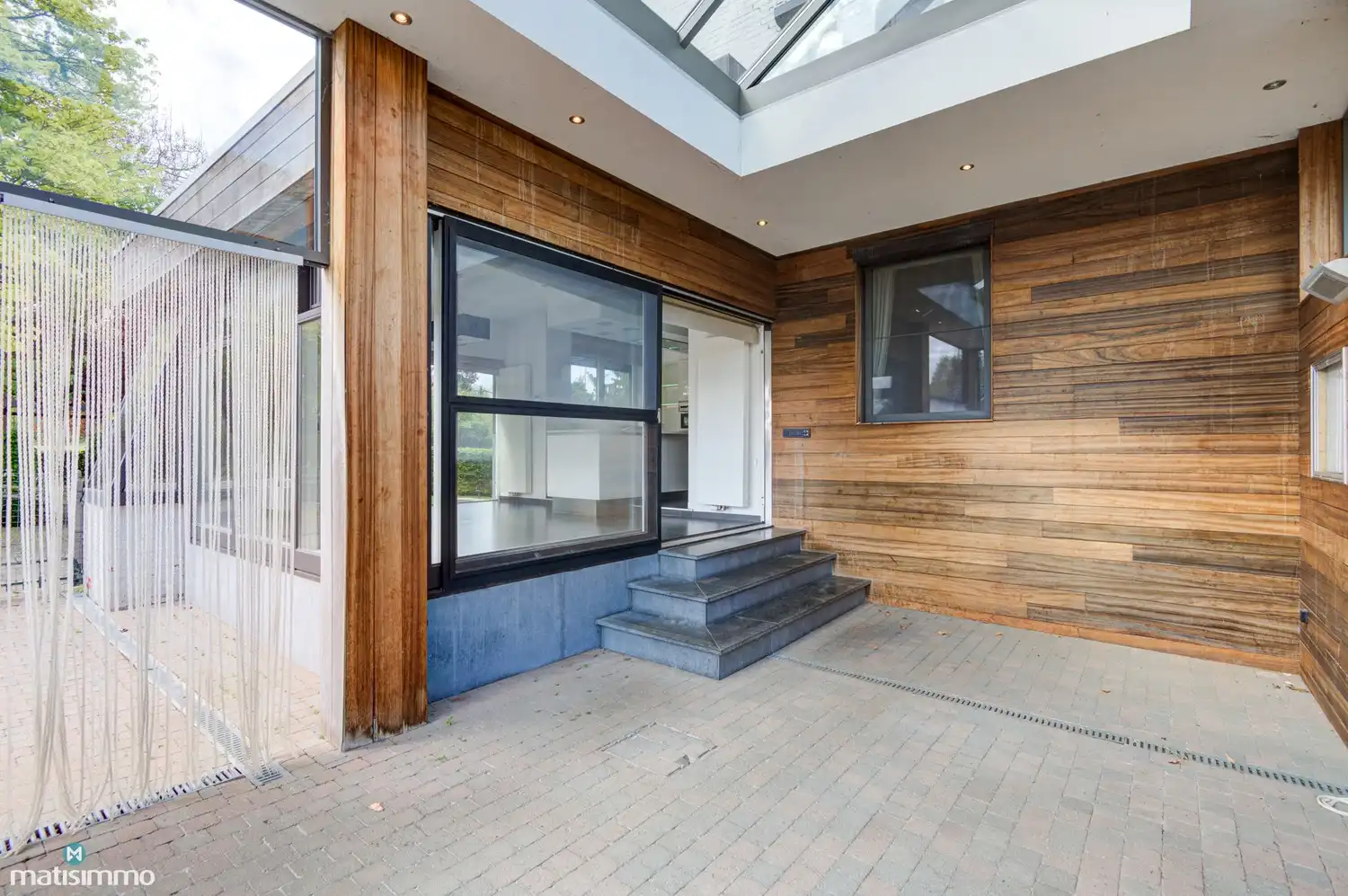 RUIME WONING MET 5 SLAAPKAMERS, INPANDIGE GARAGE EN WELLNESSRUIMTE OP EEN RUIM PERCEEL foto 13