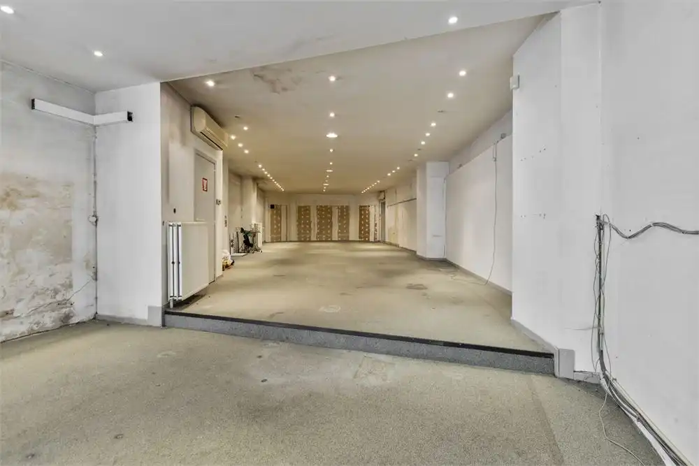 Te renoveren handelspand foto 7