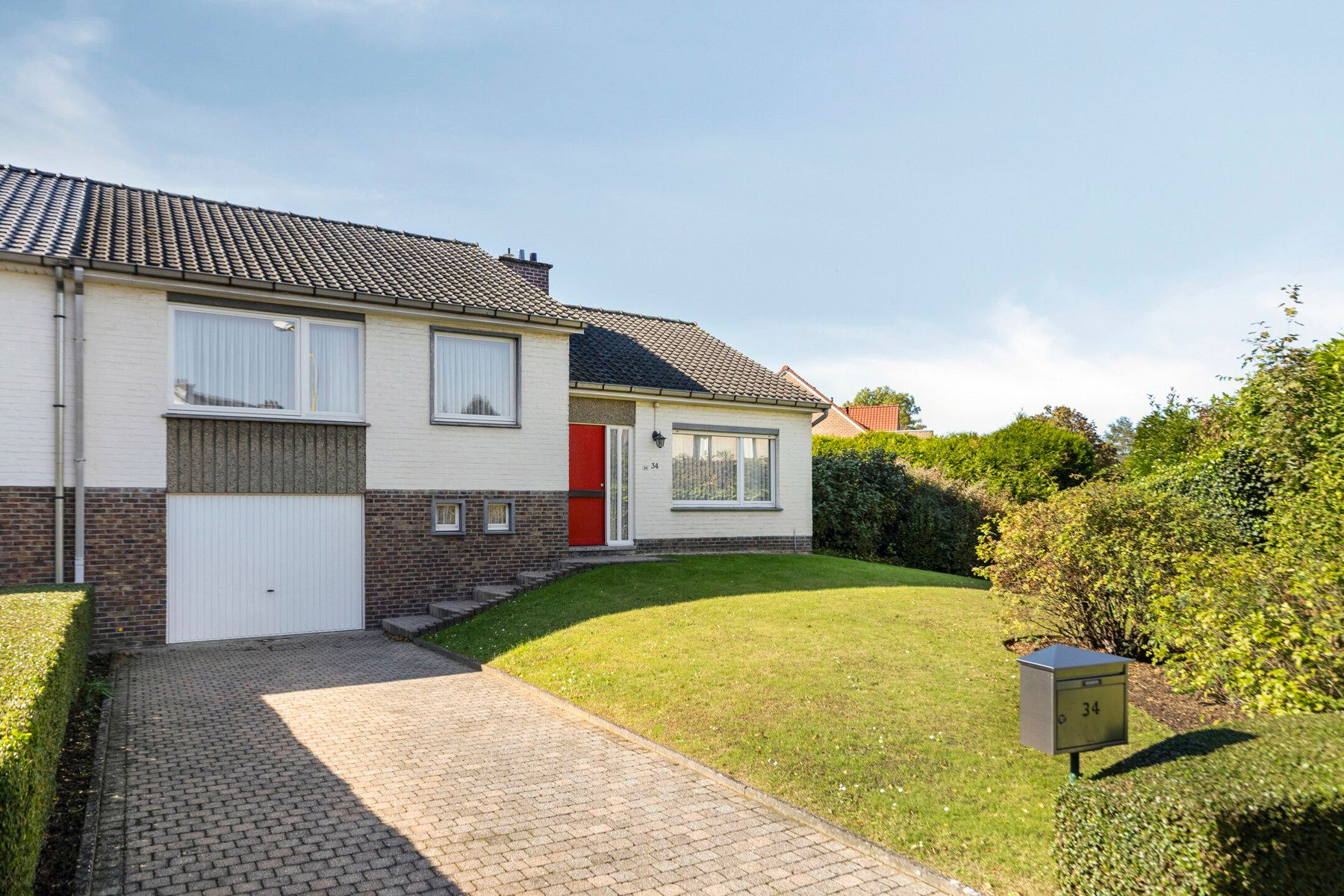 Charmante woning met mooie tuin, 3 slaapkamers en garage