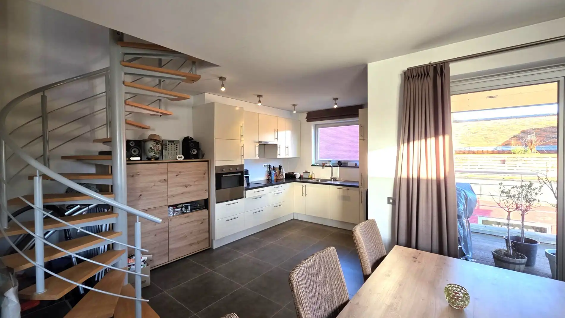 App 2 slpk met terras en 2 parkeerplaatsen foto 4