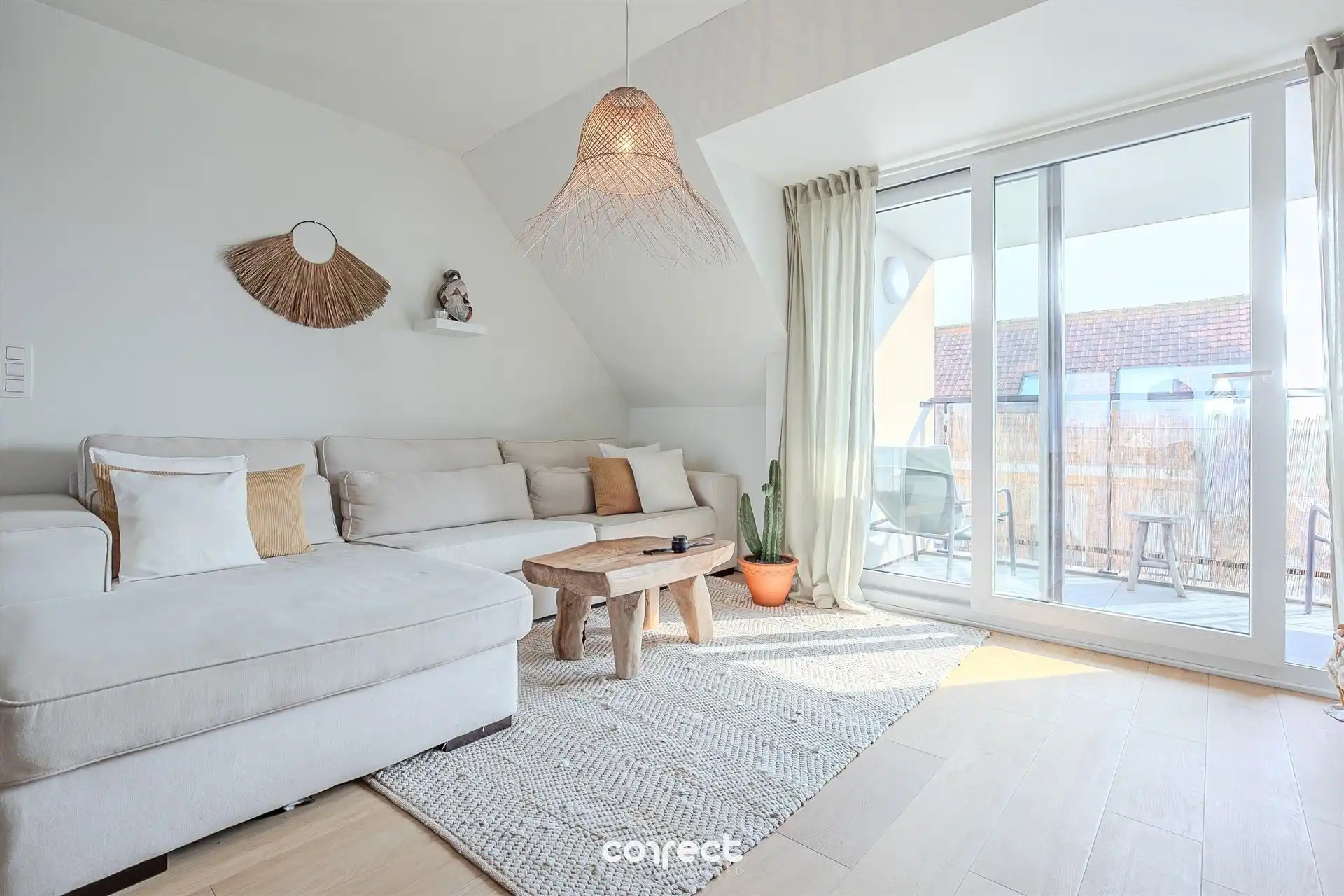 Instapklaar prachtig duplex-app met terras en 2 slaapkamers foto 2
