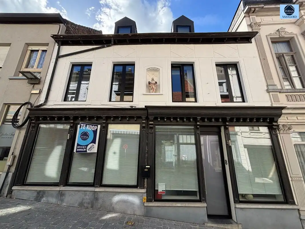 KARAKTERVOLLE GERENOVEERDE WONING MET 4 SLAAPKAMERS foto 2