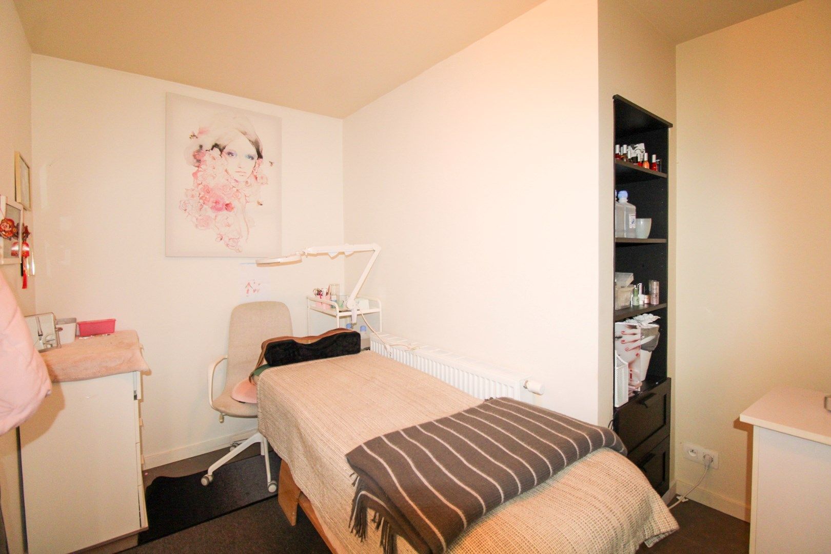 Veelzijdig handelshuis met woonst en luxueuze B&B op toplocatie aan de Markt van Temse! foto 11