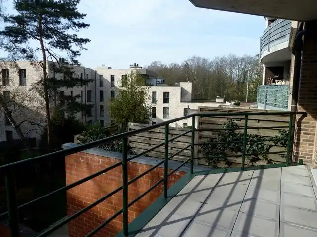 Genk, Jan Habexlaan 7 bus 22: Ruim en degelijk appartement appartement met 2 slaapkamers, ondergrondse autostaanplaats en zuidgericht terras. foto 5