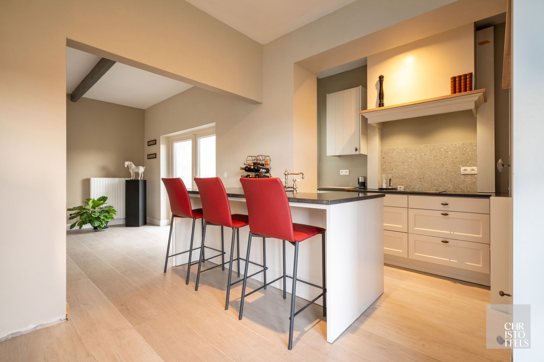 Charmant gerenoveerde gezinswoning met 3 slaapkamers!  foto 2