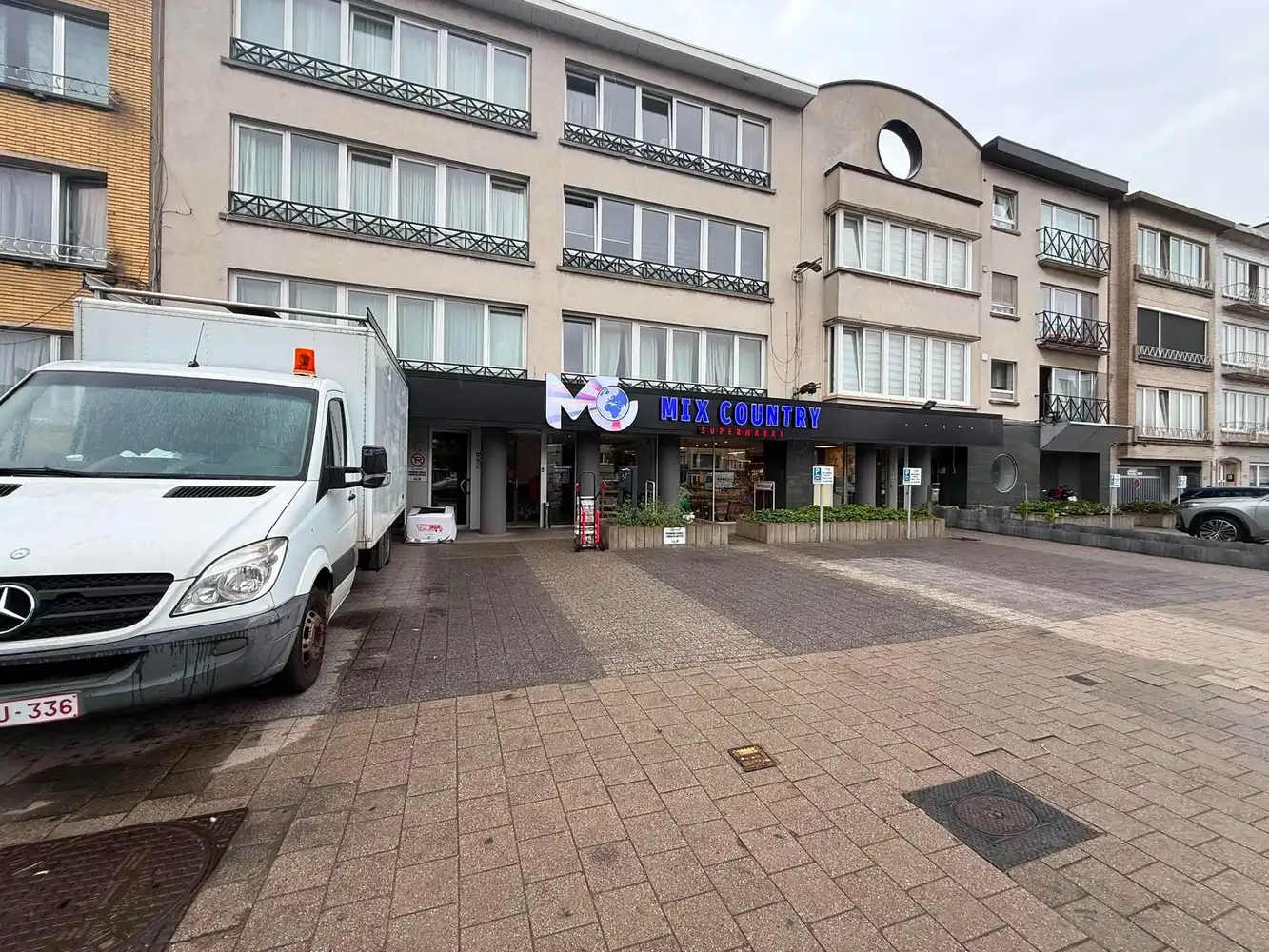 Interessant beleggingsvastgoed met verhuurd handelsgelijkvloers en appartement op toplocatie foto 11